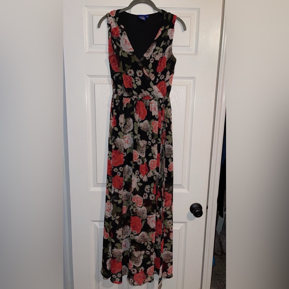 Disneys Beauty and the Beast collection long floral beautiful dress size small